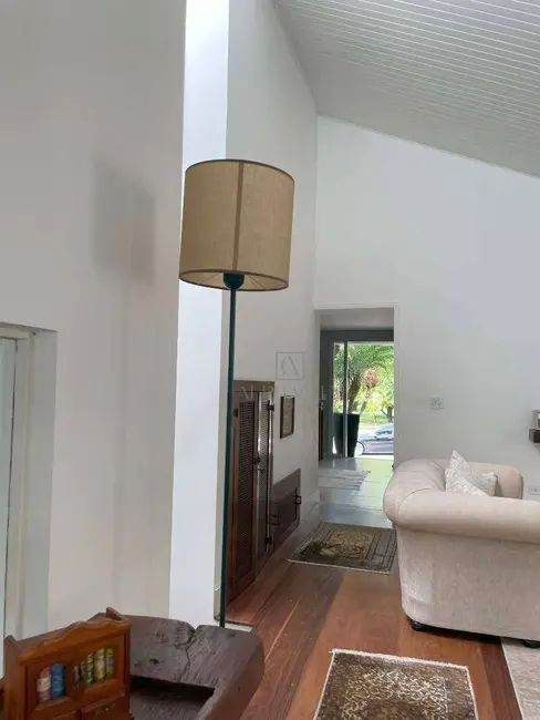 Casa de Condomínio com 4 quartos para alugar, 720m2 em Barueri - SP - imagem 8 Foto 8 de Casa de Condomínio com 4 quartos para alugar, 720m2 em Barueri - SP