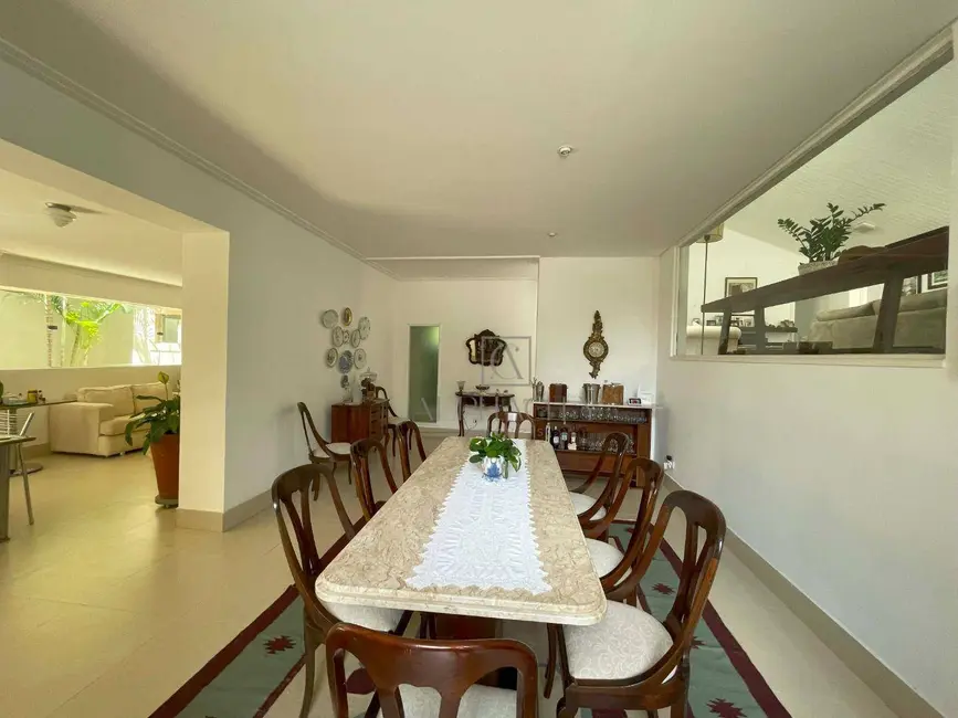 Casa de Condomínio com 4 quartos para alugar, 720m2 em Barueri - SP - imagem 5 Foto 5 de Casa de Condomínio com 4 quartos para alugar, 720m2 em Barueri - SP