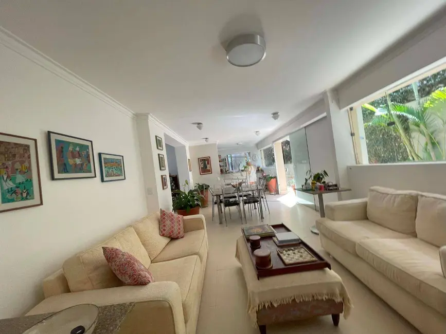 Casa de Condomínio com 4 quartos para alugar, 720m2 em Barueri - SP - imagem 2 Foto 2 de Casa de Condomínio com 4 quartos para alugar, 720m2 em Barueri - SP