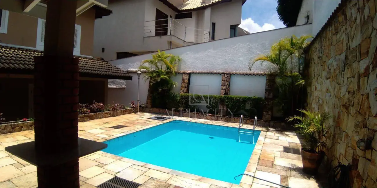 Foto 1 de Casa de Condomínio com 4 quartos para alugar, 360m2 em Santana De Parnaiba - SP