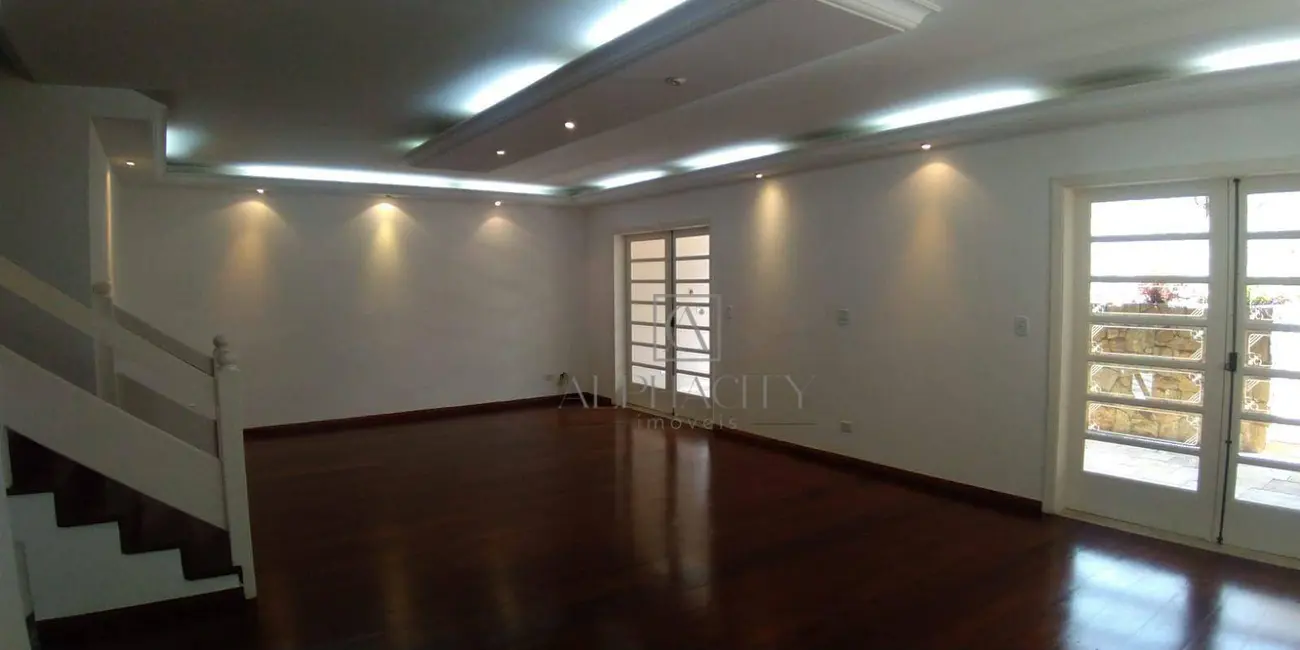 Foto 4 de Casa de Condomínio com 4 quartos à venda, 360m2 em Santana De Parnaiba - SP