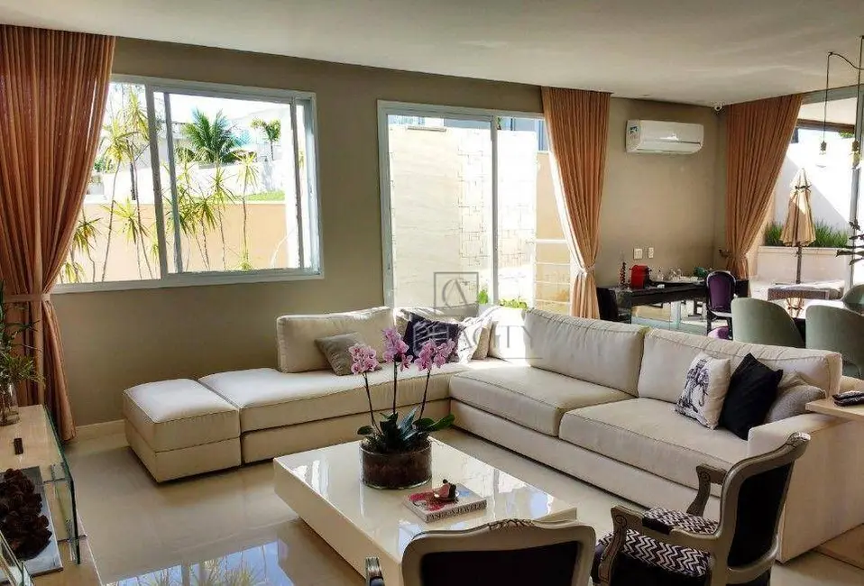 Foto 4 de Casa de Condomínio com 4 quartos à venda, 300m2 em Santana De Parnaiba - SP