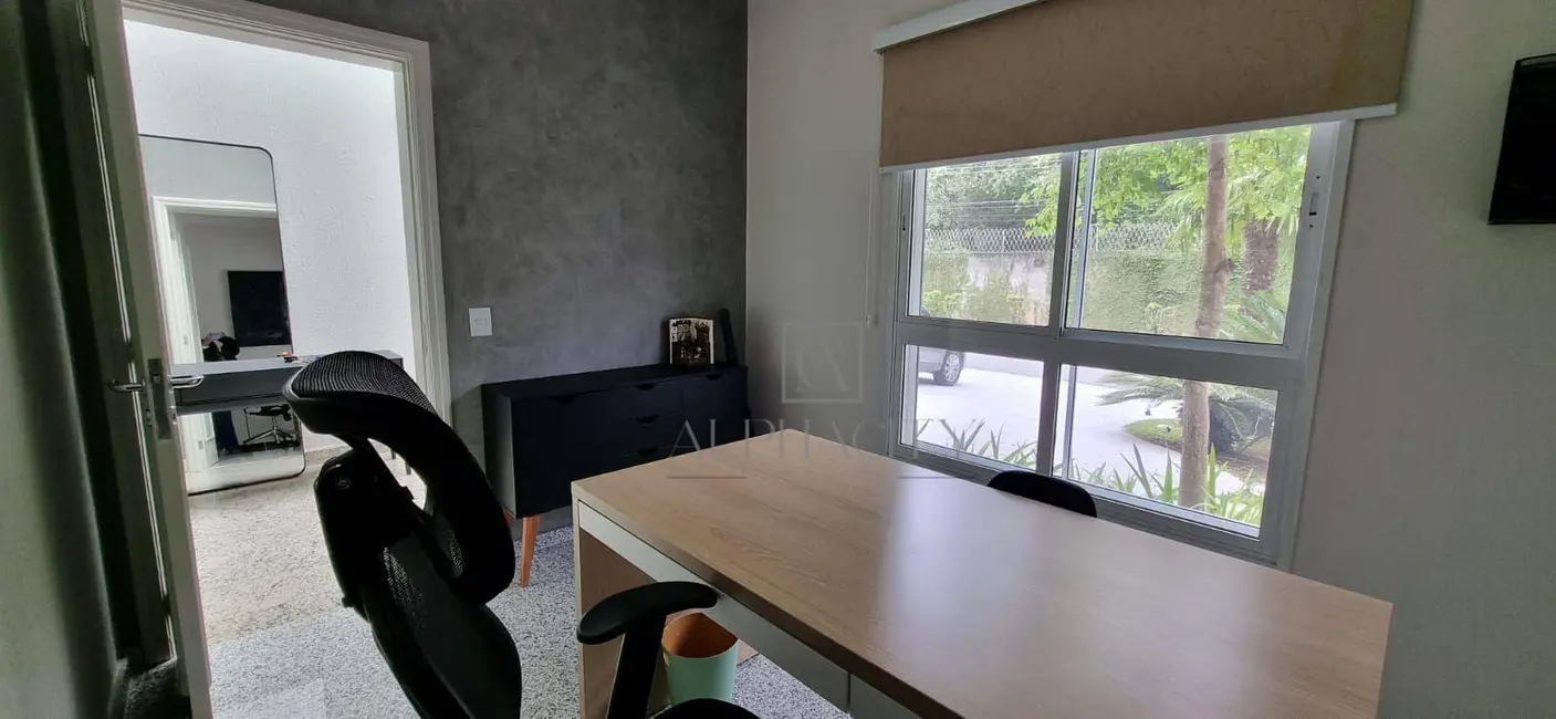 Casa de Condomínio com 4 quartos para alugar, 580m2 em Santana De Parnaiba - SP - imagem 3 Foto 3 de Casa de Condomínio com 4 quartos para alugar, 580m2 em Santana De Parnaiba - SP