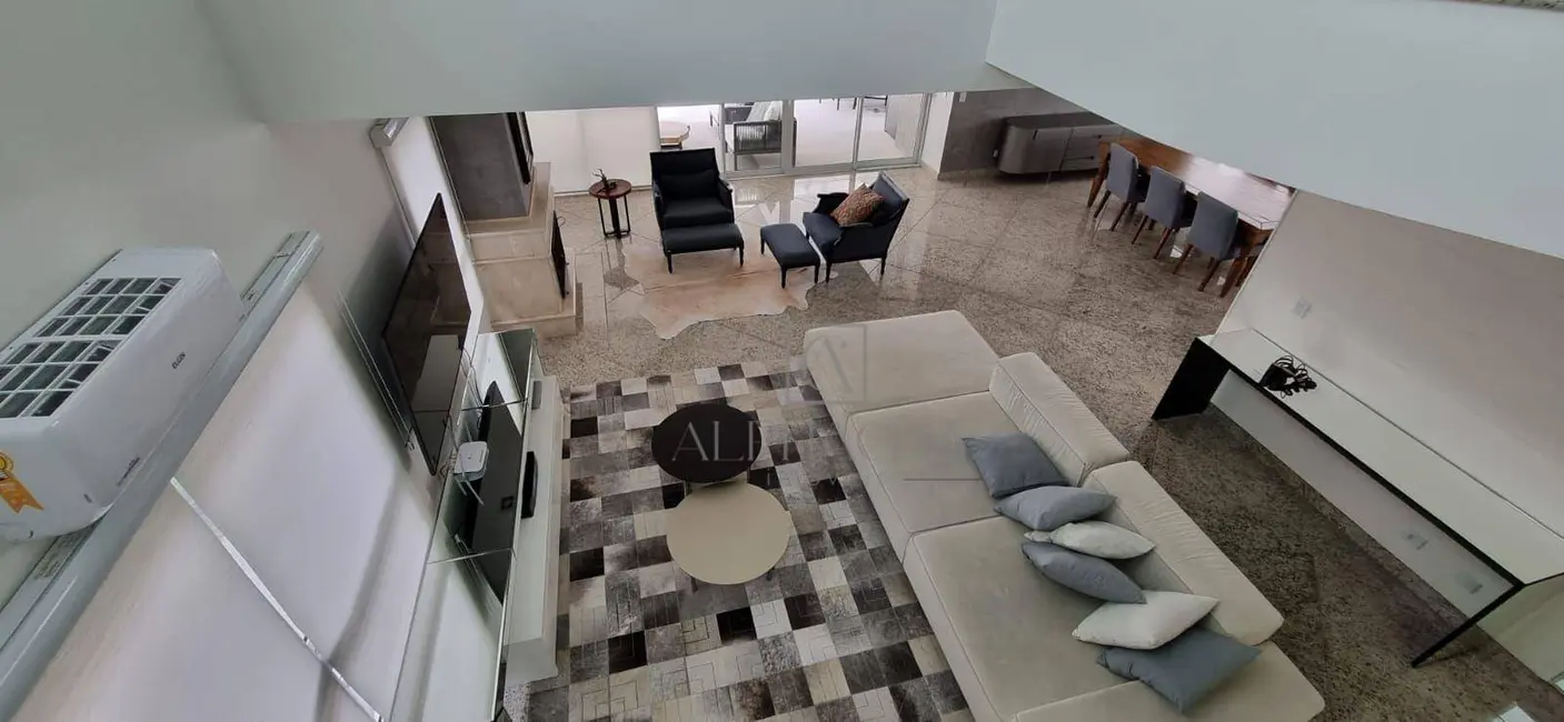 Foto 1 de Casa de Condomínio com 4 quartos para alugar, 580m2 em Santana De Parnaiba - SP