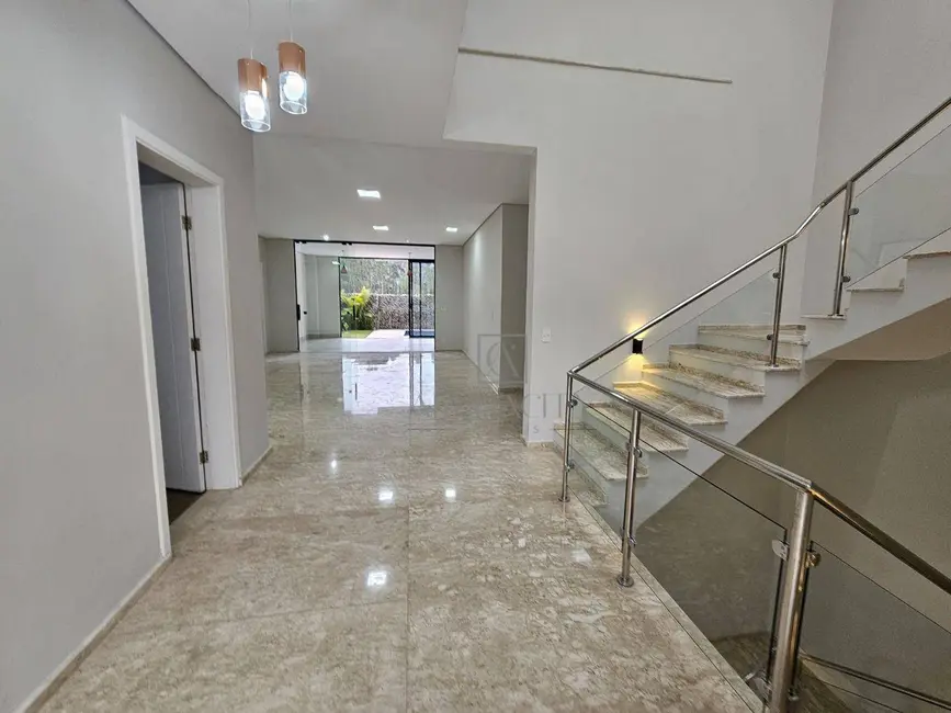 Casa de Condomínio com 4 quartos à venda, 420m2 em Tamboré, Barueri - SP - imagem 4 Foto 4 de Casa de Condomínio com 4 quartos à venda, 420m2 em Tamboré, Barueri - SP