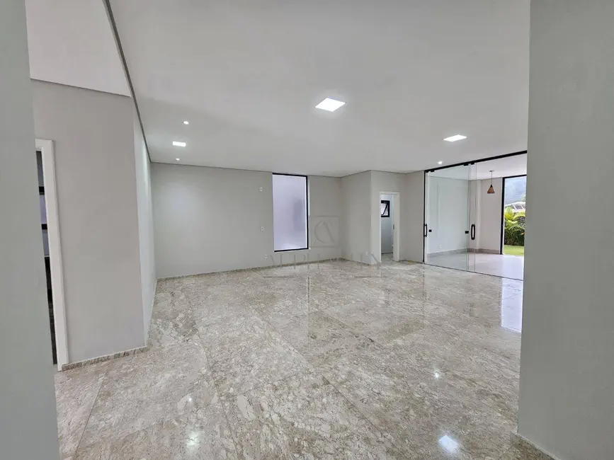 Casa de Condomínio com 4 quartos à venda, 420m2 em Tamboré, Barueri - SP - imagem 3 Foto 3 de Casa de Condomínio com 4 quartos à venda, 420m2 em Tamboré, Barueri - SP