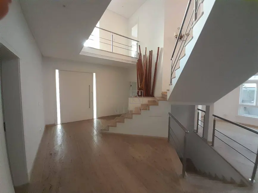 Foto 2 de Casa de Condomínio com 4 quartos para alugar, 560m2 em Barueri - SP