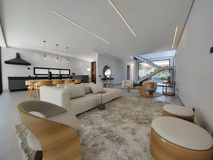 Foto 1 de Casa de Condomínio com 4 quartos à venda e para alugar, 360m2 em Santana De Parnaiba - SP