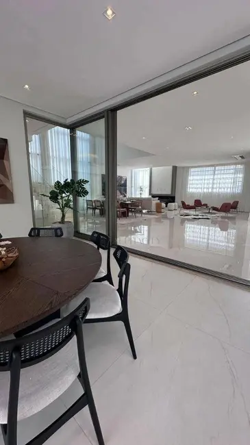 Casa de Condomínio com 4 quartos à venda, 585m2 em Tamboré, Santana De Parnaiba - SP - imagem 8 Foto 8 de Casa de Condomínio com 4 quartos à venda, 585m2 em Tamboré, Santana De Parnaiba - SP