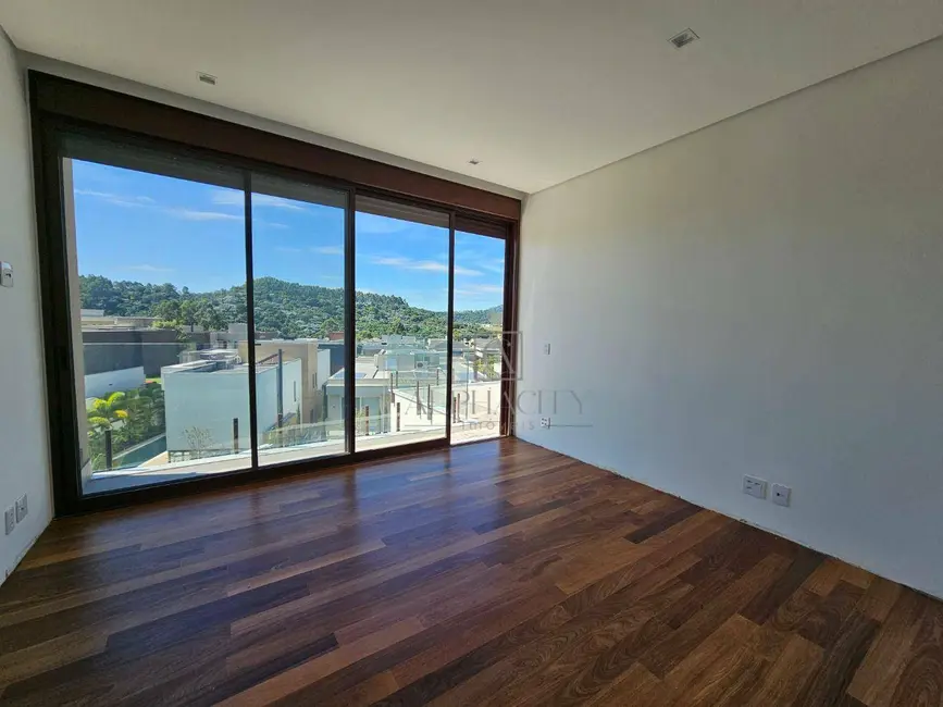 Casa de Condomínio com 4 quartos à venda, 836m2 em Tamboré, Santana De Parnaiba - SP - imagem 4 Foto 4 de Casa de Condomínio com 4 quartos à venda, 836m2 em Tamboré, Santana De Parnaiba - SP