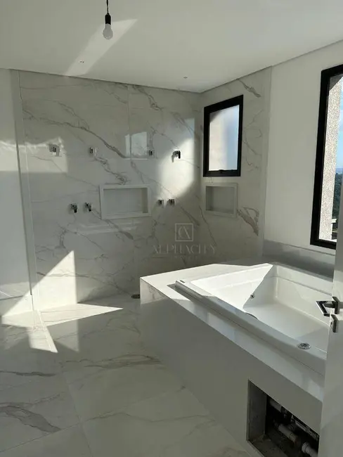 Casa de Condomínio com 4 quartos à venda, 480m2 em Santana De Parnaiba - SP - imagem 4 Foto 4 de Casa de Condomínio com 4 quartos à venda, 480m2 em Santana De Parnaiba - SP