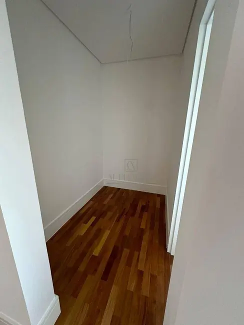 Casa de Condomínio com 4 quartos à venda, 480m2 em Santana De Parnaiba - SP - imagem 3 Foto 3 de Casa de Condomínio com 4 quartos à venda, 480m2 em Santana De Parnaiba - SP