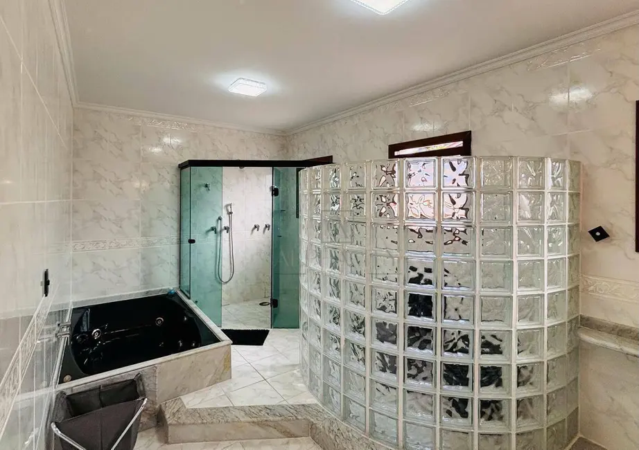 Casa de Condomínio com 4 quartos à venda e para alugar, 640m2 em Barueri - SP - imagem 4 Foto 4 de Casa de Condomínio com 4 quartos à venda e para alugar, 640m2 em Barueri - SP