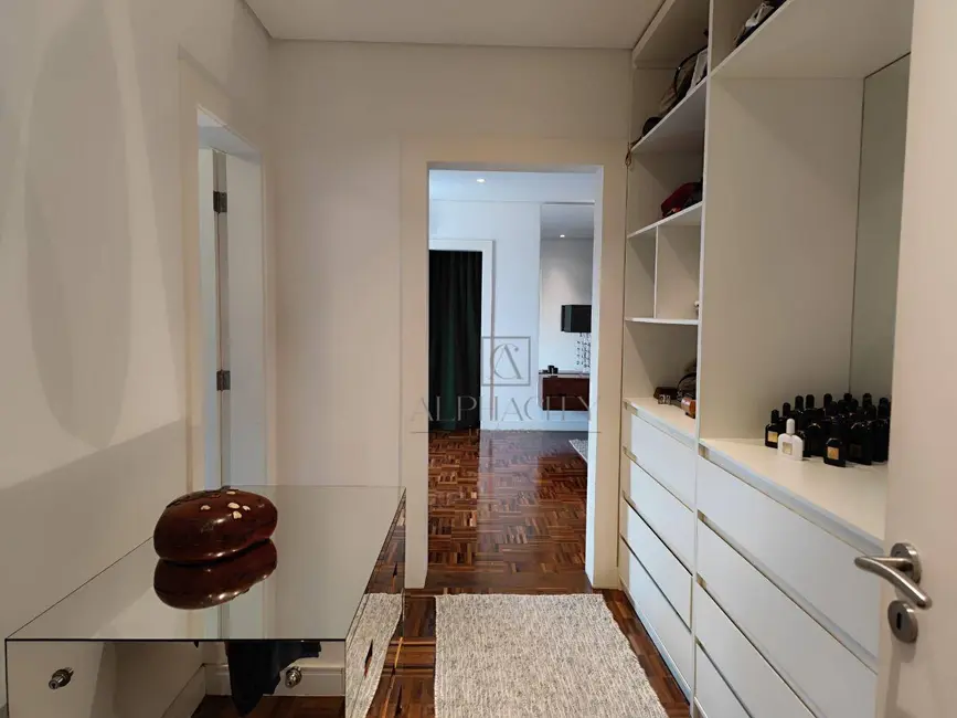 Foto 5 de Casa de Condomínio com 4 quartos para alugar, 1054m2 em Santana De Parnaiba - SP