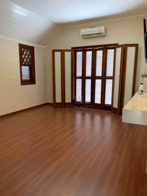 Casa de Condomínio com 3 quartos para alugar, 687m2 em Barueri - SP - imagem 4 Foto 4 de Casa de Condomínio com 3 quartos para alugar, 687m2 em Barueri - SP