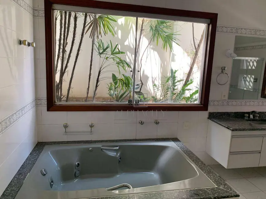 Foto 2 de Casa de Condomínio com 3 quartos para alugar, 687m2 em Barueri - SP