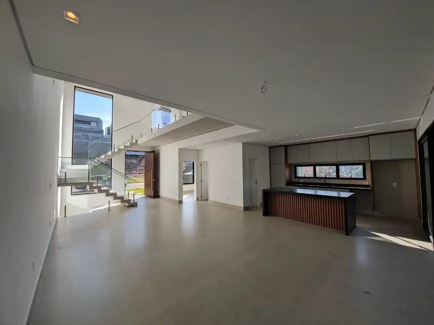 Casa de Condomínio com 4 quartos à venda, 422m2 em Colinas da Anhangüera, Santana De Parnaiba - SP - imagem 5 Foto 5 de Casa de Condomínio com 4 quartos à venda, 422m2 em Colinas da Anhangüera, Santana De Parnaiba - SP