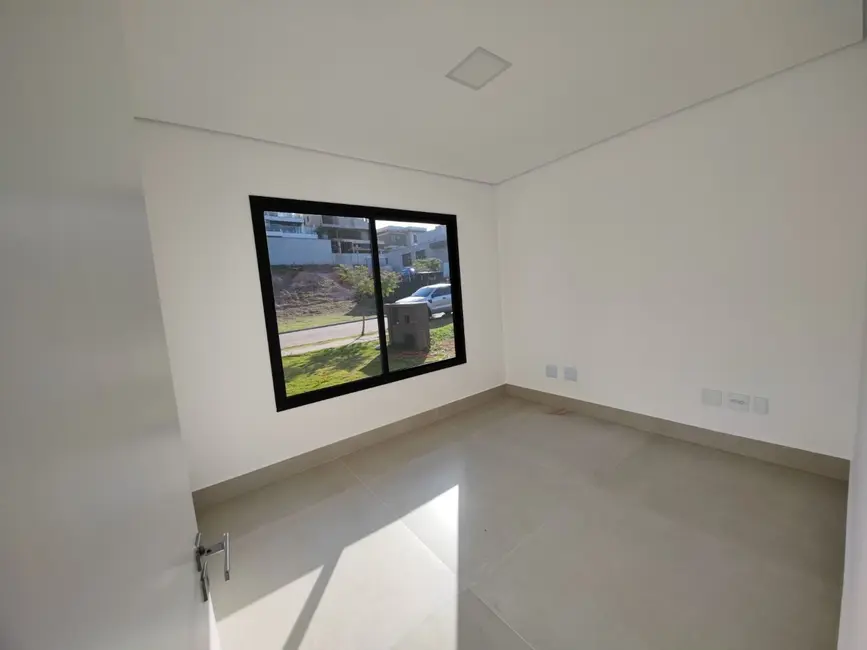 Casa de Condomínio com 4 quartos à venda, 422m2 em Colinas da Anhangüera, Santana De Parnaiba - SP - imagem 3 Foto 3 de Casa de Condomínio com 4 quartos à venda, 422m2 em Colinas da Anhangüera, Santana De Parnaiba - SP