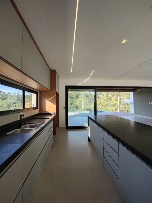 Casa de Condomínio com 4 quartos à venda, 422m2 em Colinas da Anhangüera, Santana De Parnaiba - SP - imagem 6 Foto 6 de Casa de Condomínio com 4 quartos à venda, 422m2 em Colinas da Anhangüera, Santana De Parnaiba - SP