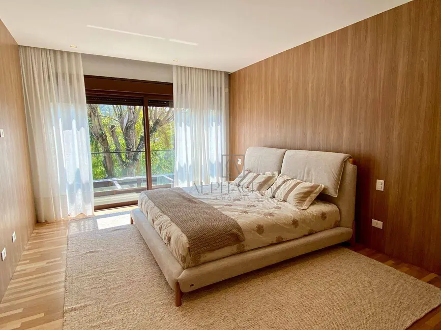 Foto 3 de Casa de Condomínio com 4 quartos à venda, 880m2 em Barueri - SP