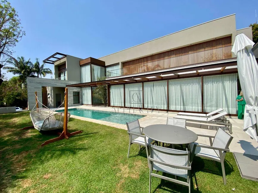 Foto 1 de Casa de Condomínio com 4 quartos à venda, 880m2 em Barueri - SP