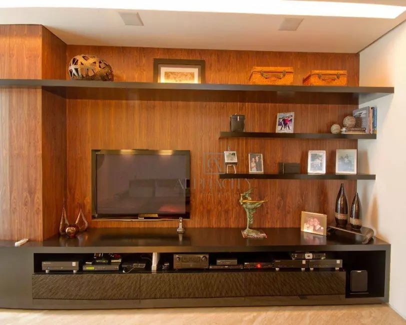 Casa de Condomínio com 5 quartos à venda e para alugar, 2041m2 em Barueri - SP - imagem 9 Foto 9 de Casa de Condomínio com 5 quartos à venda e para alugar, 2041m2 em Barueri - SP