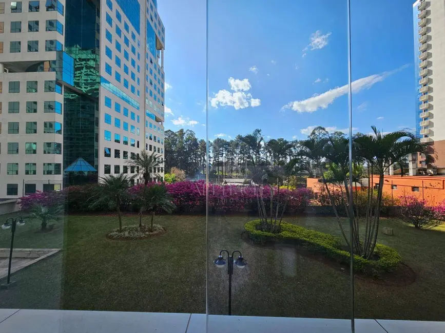 Apartamento com 3 quartos para alugar, 258m2 em Alphaville Industrial, Barueri - SP - imagem 5 Foto 5 de Apartamento com 3 quartos para alugar, 258m2 em Alphaville Industrial, Barueri - SP