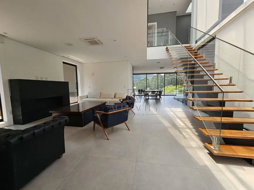 Casa de Condomínio com 4 quartos à venda e para alugar, 420m2 em Tamboré, Barueri - SP - imagem 6 Foto 6 de Casa de Condomínio com 4 quartos à venda e para alugar, 420m2 em Tamboré, Barueri - SP