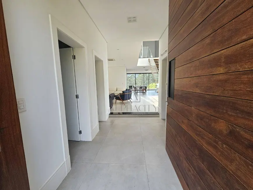 Casa de Condomínio com 4 quartos à venda e para alugar, 420m2 em Tamboré, Barueri - SP - imagem 4 Foto 4 de Casa de Condomínio com 4 quartos à venda e para alugar, 420m2 em Tamboré, Barueri - SP