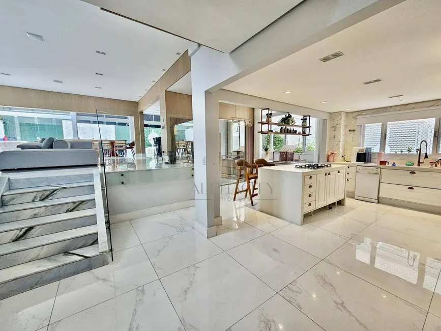 Foto 3 de Casa de Condomínio com 4 quartos à venda, 490m2 em Santana De Parnaiba - SP