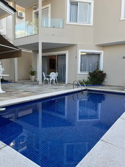 Foto 1 de Casa de Condomínio com 4 quartos para alugar, 390m2 em Alphaville, Santana De Parnaiba - SP