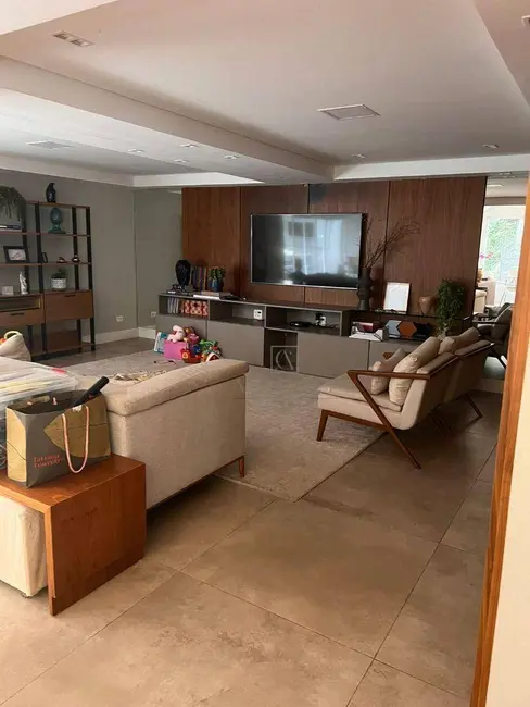 Casa de Condomínio com 3 quartos à venda, 390m2 em Santana De Parnaiba - SP - imagem 2 Foto 2 de Casa de Condomínio com 3 quartos à venda, 390m2 em Santana De Parnaiba - SP