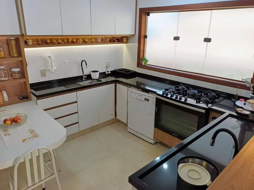 Foto 4 de Casa de Condomínio com 4 quartos à venda, 360m2 em Santana De Parnaiba - SP