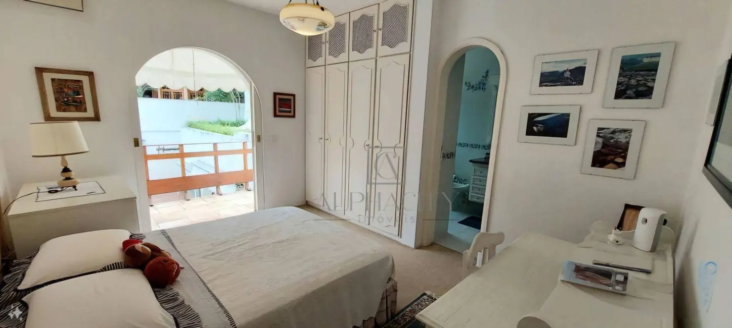 Foto 2 de Casa de Condomínio com 4 quartos à venda, 585m2 em Barueri - SP