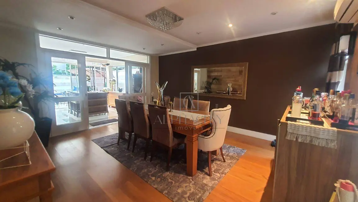 Foto 3 de Casa de Condomínio com 5 quartos à venda, 450m2 em Santana De Parnaiba - SP