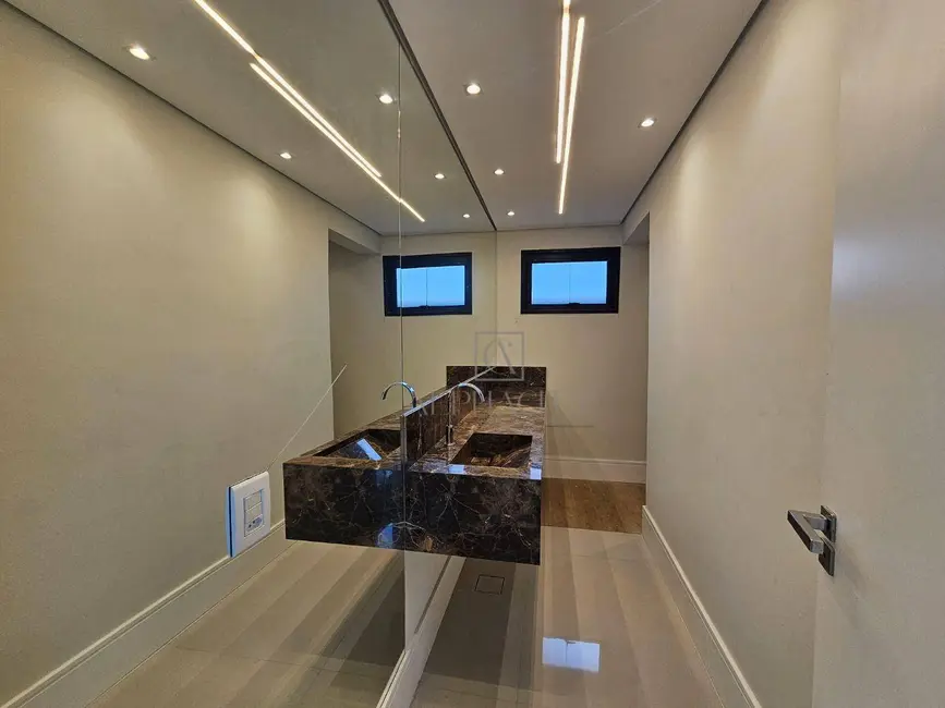 Casa de Condomínio com 4 quartos à venda e para alugar, 600m2 em Alphaville Residencial Plus, Barueri - SP - imagem 3 Foto 3 de Casa de Condomínio com 4 quartos à venda e para alugar, 600m2 em Alphaville Residencial Plus, Barueri - SP