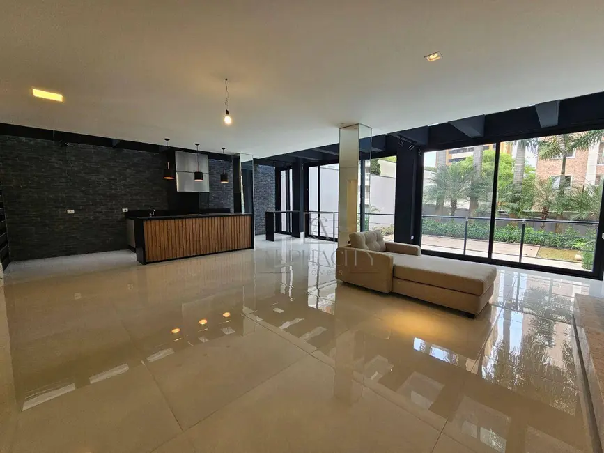 Casa de Condomínio com 4 quartos à venda e para alugar, 600m2 em Alphaville Residencial Plus, Barueri - SP - imagem 8 Foto 8 de Casa de Condomínio com 4 quartos à venda e para alugar, 600m2 em Alphaville Residencial Plus, Barueri - SP