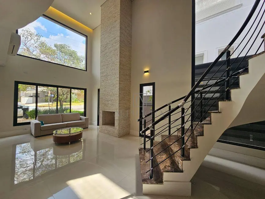 Casa de Condomínio com 4 quartos à venda e para alugar, 600m2 em Alphaville Residencial Plus, Barueri - SP - imagem 7 Foto 7 de Casa de Condomínio com 4 quartos à venda e para alugar, 600m2 em Alphaville Residencial Plus, Barueri - SP