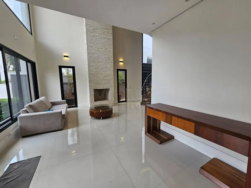 Casa de Condomínio com 4 quartos à venda e para alugar, 600m2 em Alphaville Residencial Plus, Barueri - SP - imagem 4 Foto 4 de Casa de Condomínio com 4 quartos à venda e para alugar, 600m2 em Alphaville Residencial Plus, Barueri - SP