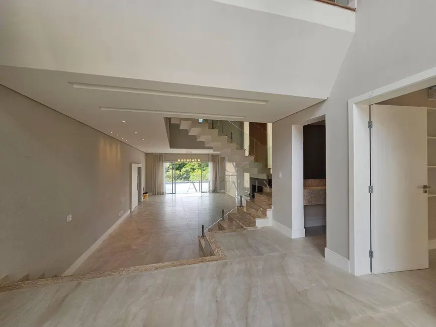 Foto 2 de Casa de Condomínio com 4 quartos à venda e para alugar, 660m2 em Santana De Parnaiba - SP