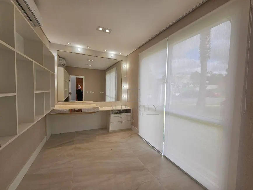 Foto 3 de Casa de Condomínio com 4 quartos à venda e para alugar, 660m2 em Santana De Parnaiba - SP