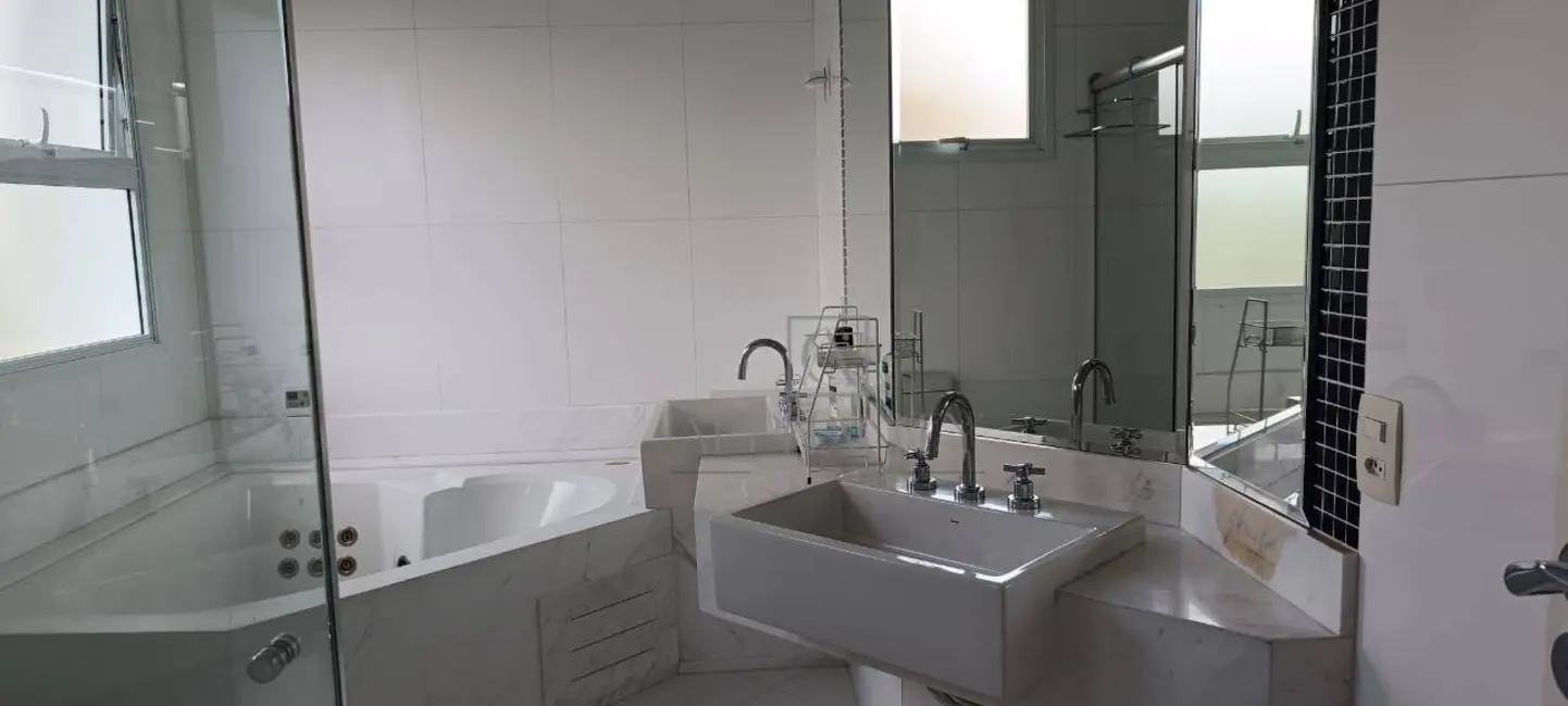 Foto 4 de Casa de Condomínio com 4 quartos à venda e para alugar, 505m2 em Alphaville Residencial Plus, Barueri - SP