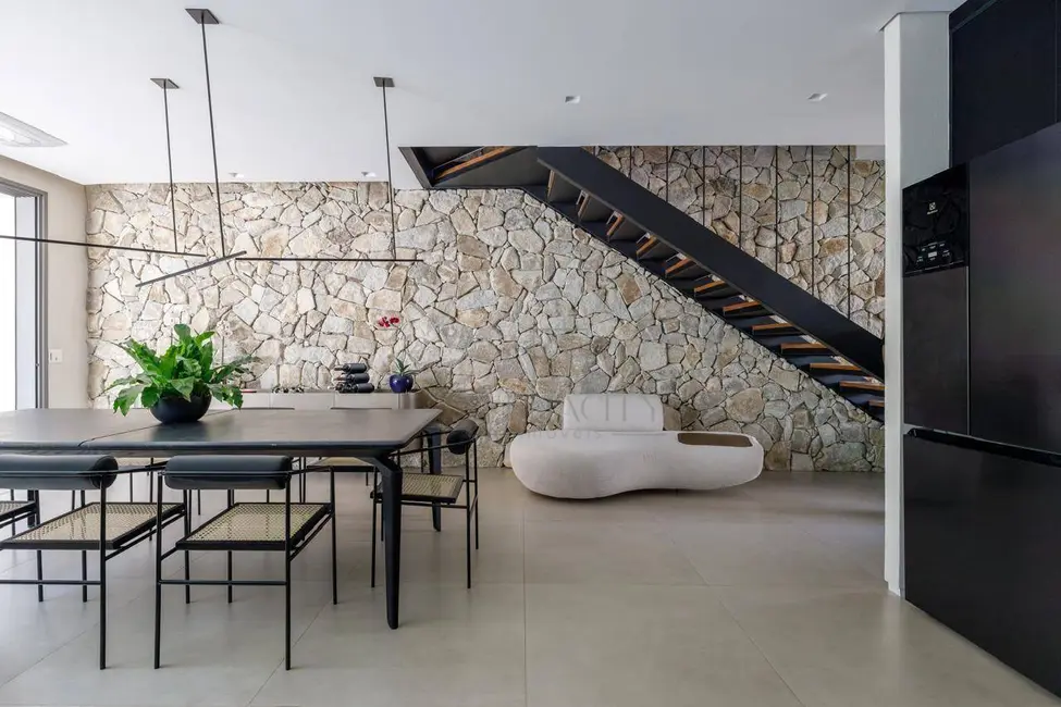 Foto 3 de Casa de Condomínio com 2 quartos à venda, 250m2 em Santana De Parnaiba - SP