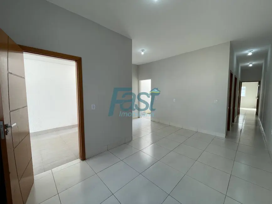 Foto 1 de Casa com 3 quartos à venda, 180m2 em Parque Ohara, Cuiaba - MT