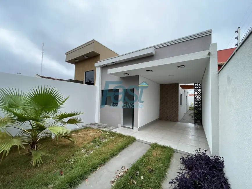 Foto 1 de Casa com 3 quartos à venda, 180m2 em Jardim Comodoro, Cuiaba - MT