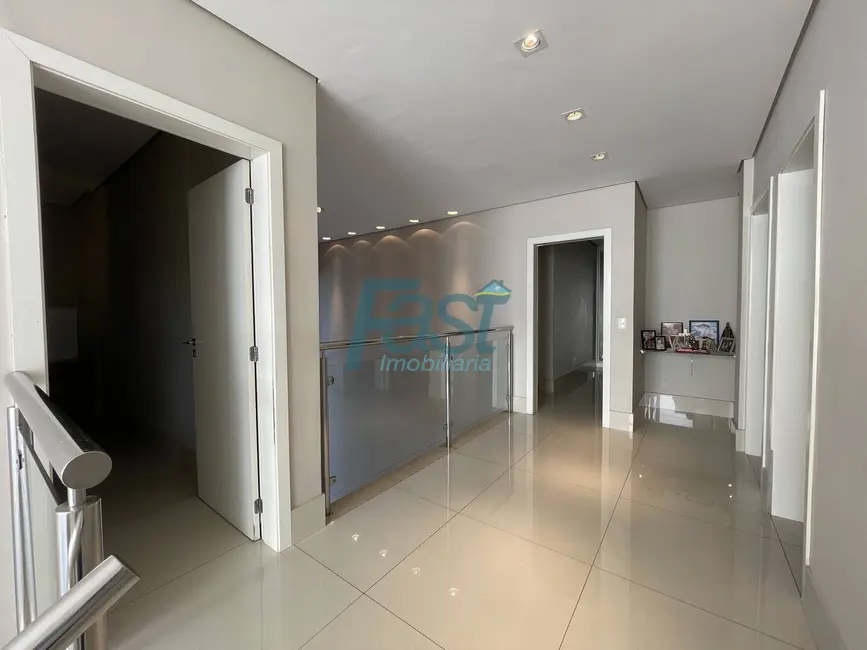 Foto 8 de Casa de Condomínio com 4 quartos à venda, 398m2 em Jardim Itália, Cuiaba - MT