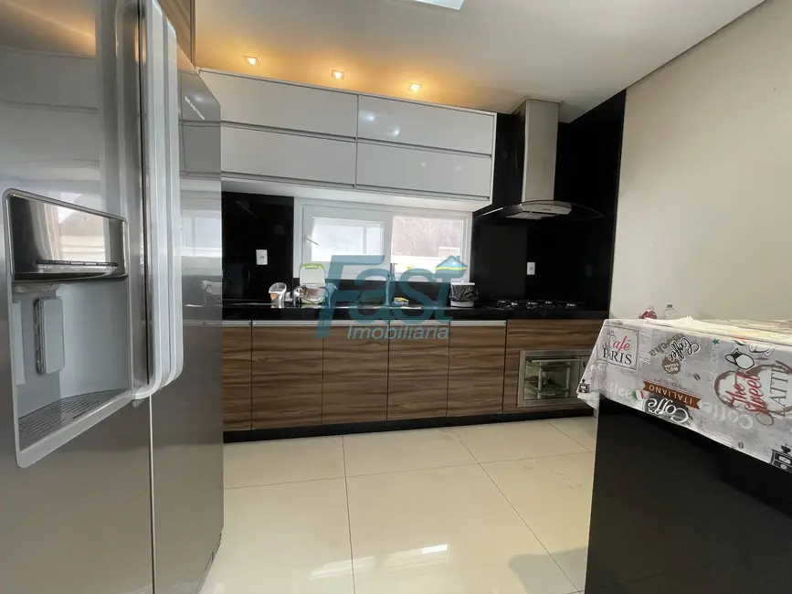 Foto 6 de Casa de Condomínio com 4 quartos à venda, 398m2 em Jardim Itália, Cuiaba - MT