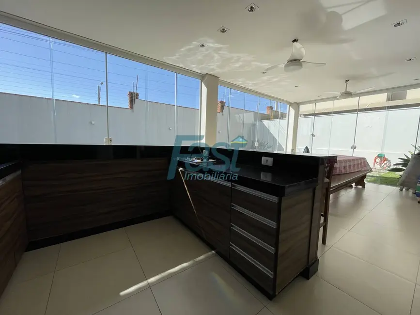 Foto 4 de Casa de Condomínio com 4 quartos à venda, 398m2 em Jardim Itália, Cuiaba - MT