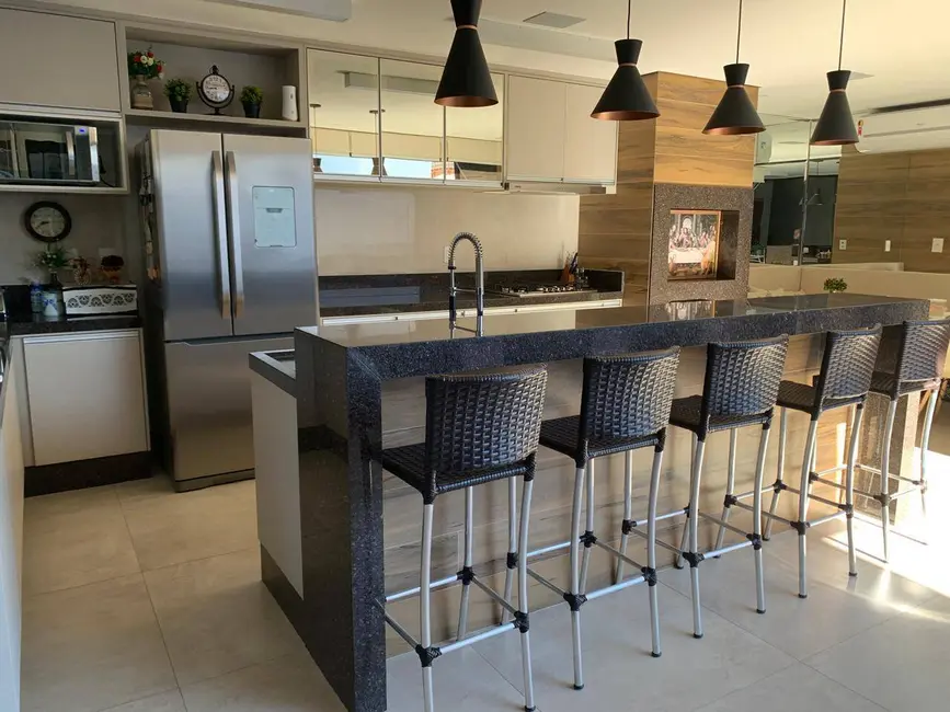 Casa com 3 quartos à venda, 317m2 em Ribeirão do Lipa, Cuiaba - MT - imagem 4 Foto 4 de Casa com 3 quartos à venda, 317m2 em Ribeirão do Lipa, Cuiaba - MT