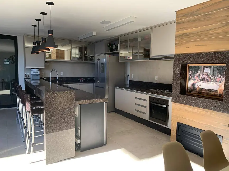 Casa com 3 quartos à venda, 317m2 em Ribeirão do Lipa, Cuiaba - MT - imagem 5 Foto 5 de Casa com 3 quartos à venda, 317m2 em Ribeirão do Lipa, Cuiaba - MT